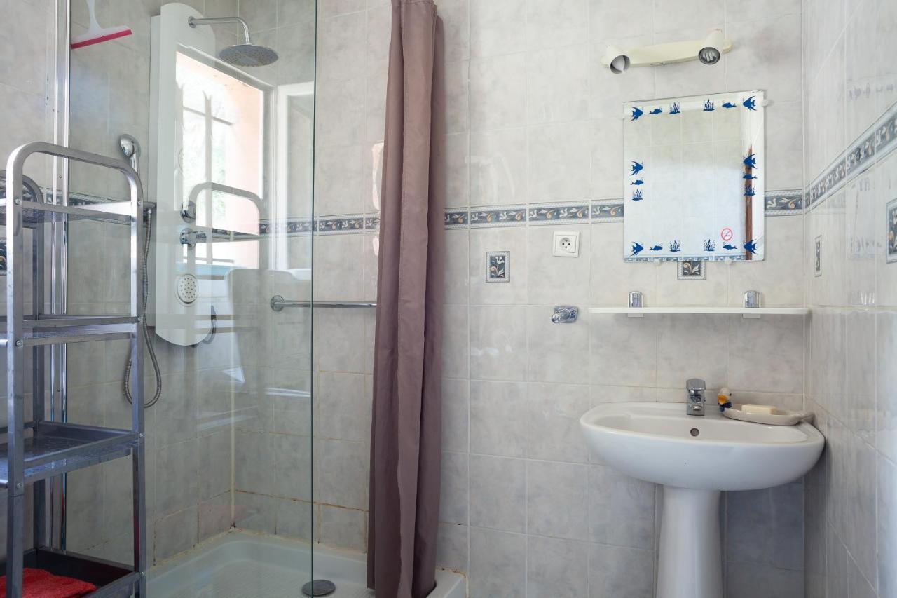 רוקפור-לה-בדול Appartement Avec Piscine Et Cuisine מראה חיצוני תמונה